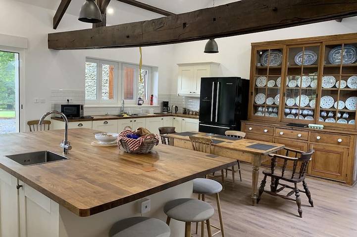 Gîte pour 12 personnes, avec jardin et jacuzzi à Dompierre-les-Églises - 3