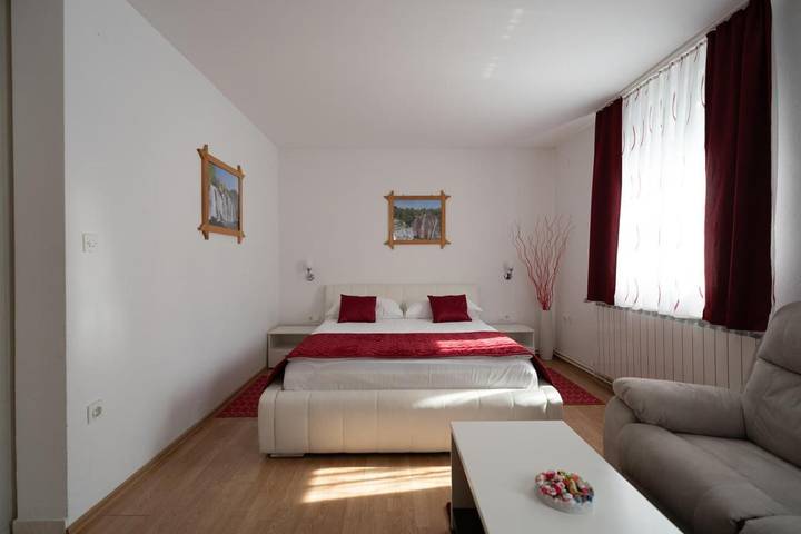 Gîte pour 4 personnes, avec vue et jardin dans Poljanak - 3