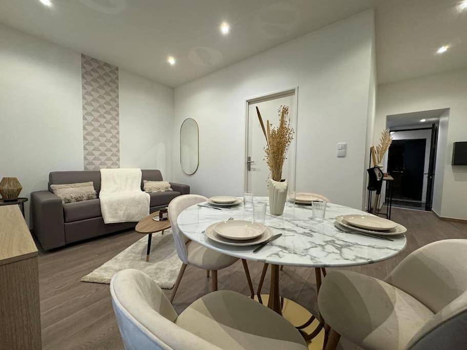 Appartement entier, One-Bedroom Apartment in Saint-Germain-au-Mont-d'Or, Lyon et ses environs