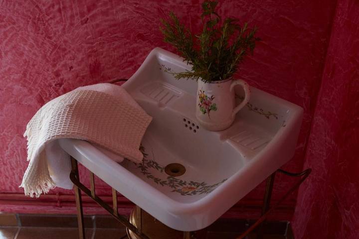 Hotel para 16 personas, con piscina para niños y piscina además de jardín y jacuzzi en Provincia de Ávila - 4