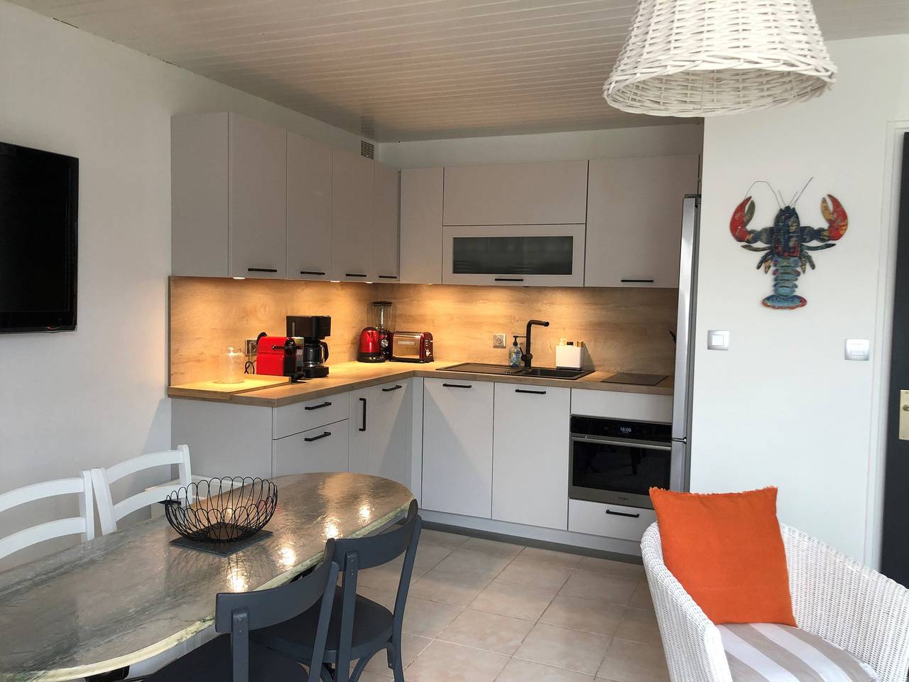 Entire apartment, Cozy Studio Near Lutins Beach – Private Terrace, Parking & Pet-Friendly in L'Herbaudière, Noirmoutier-en-l'Île