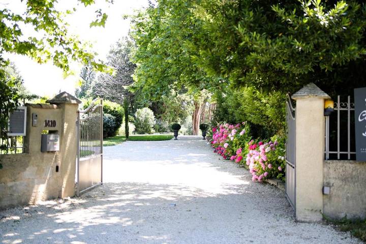 Maison d’hôte pour 2 personnes, avec piscine et terrasse ainsi que vue et jardin à Avignon - 2