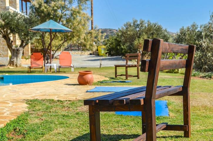 Gîte pour 5 personnes, avec jardin ainsi que piscine et vue dans Triopetra - 4