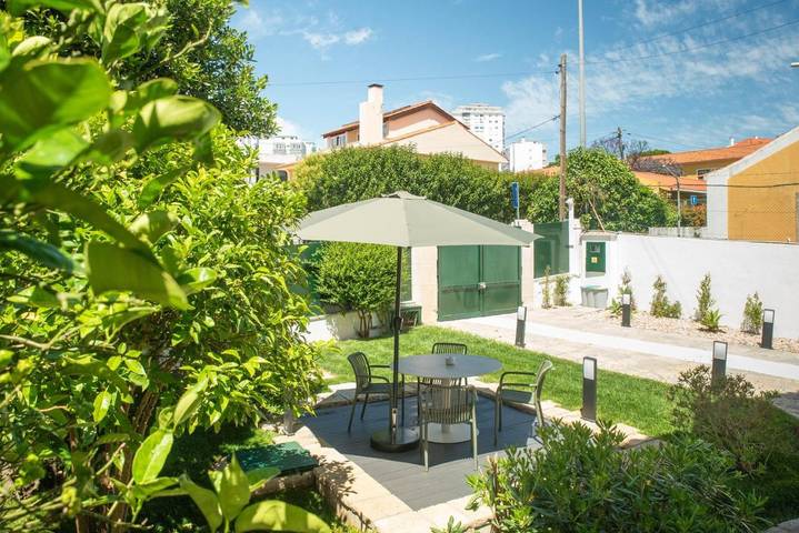 Maison d’hôte pour 2 personnes, avec piscine ainsi que vue et jardin, adapté aux familles à Estoril - 2