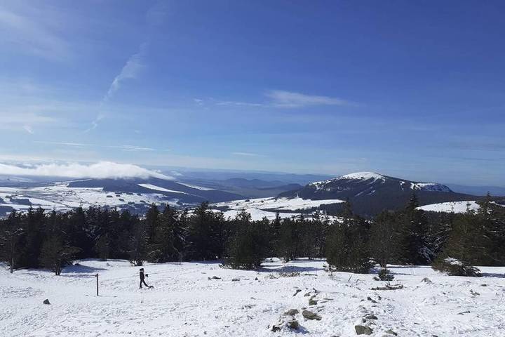 Location de vacances pour 9 personnes, avec vue et terrasse à Saint-Front - 3
