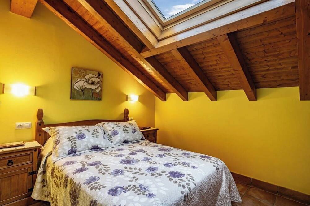 Entire apartment, Rural Apartments La Viña (Apartment number 8) in Cangas de Onís, Asturias Province