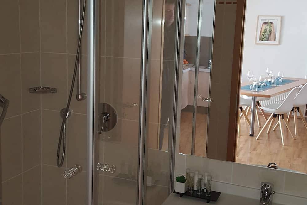 Ganze Wohnung, Ferienwohnung, 55 qm, 1 Wohnzimmer, 2 Schlafzimmer, max. 2 Erwachsene + 2 Kinder in Illmensee, Nördlicher Bodensee region