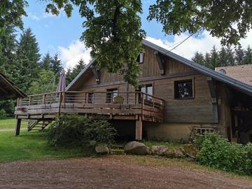Gîte pour 10 personnes, avec sauna et jardin ainsi que piscine et jacuzzi à Gerbamont