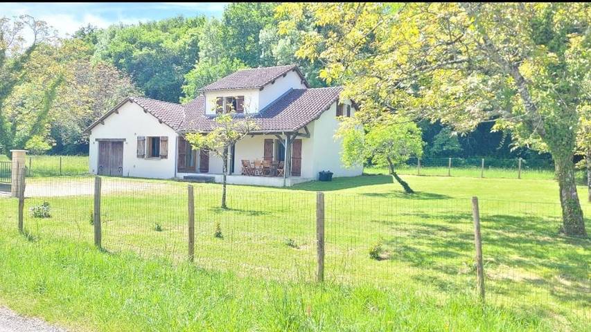 Location de vacances pour 10 personnes, avec vue et jardin, animaux acceptés à Bourgnac - 2