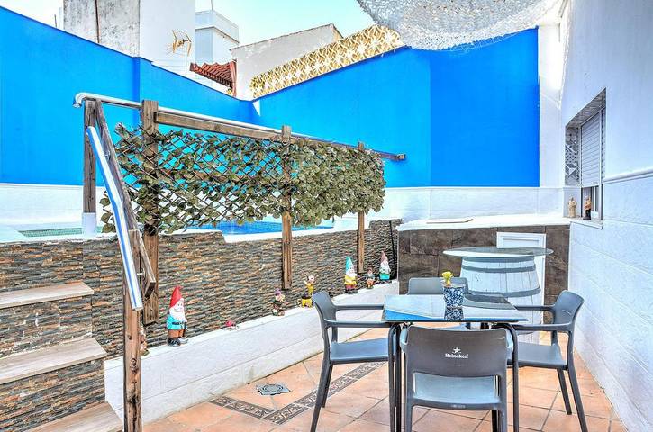 Apartamento de férias para 4 pessoas, com vista e piscina e ainda jardim em Sevilha