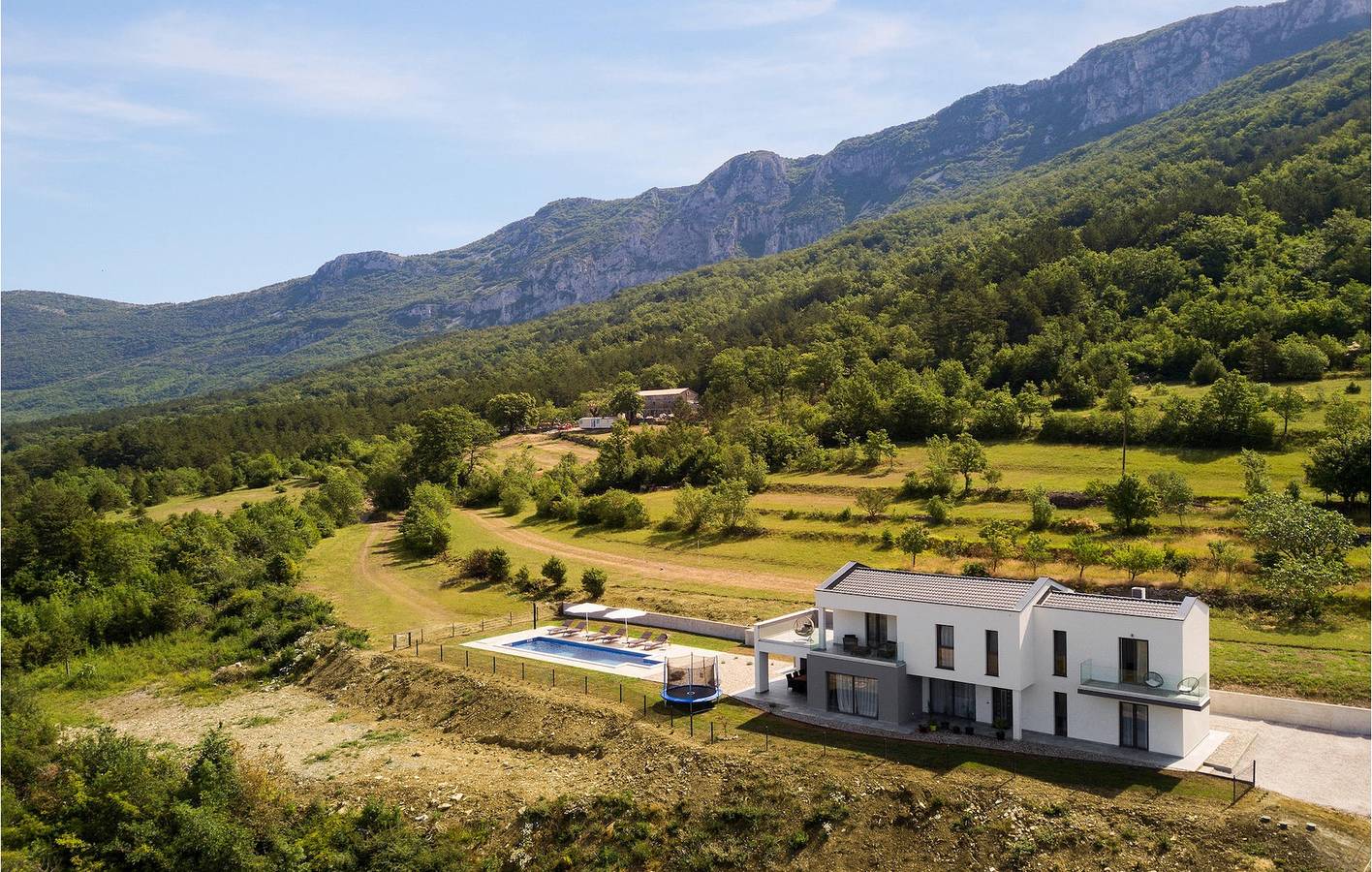 Modernes Apartment mit 2 Schlafzimmern und Pool in der Nähe des Stadtzentrums von Kozljak in Kozljak, Ostküste Istrien