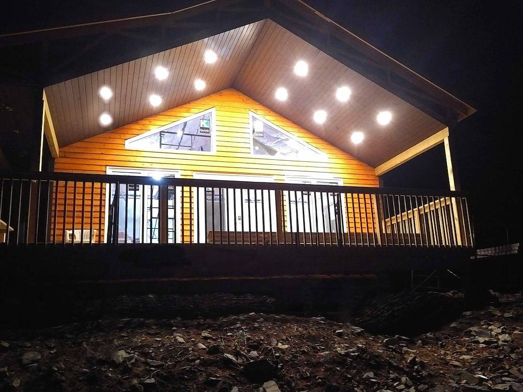 Chalet directly on the lake, central storage, incl. access to private island in Region of Queens Municipality, Queens County