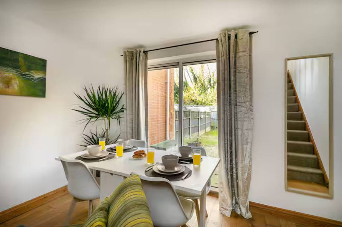 Modern 2-Bed Stay with Garden & Parking - Pass the Keys in Nottingham, Midlands del Este