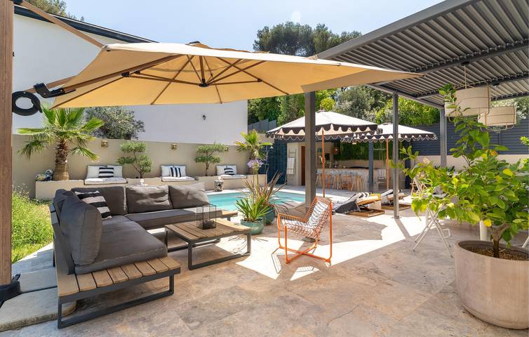 Appartement confortable avec piscine à 600 m du centre ville de Gémenos in Gémenos, Côte méditerranéenne (France)