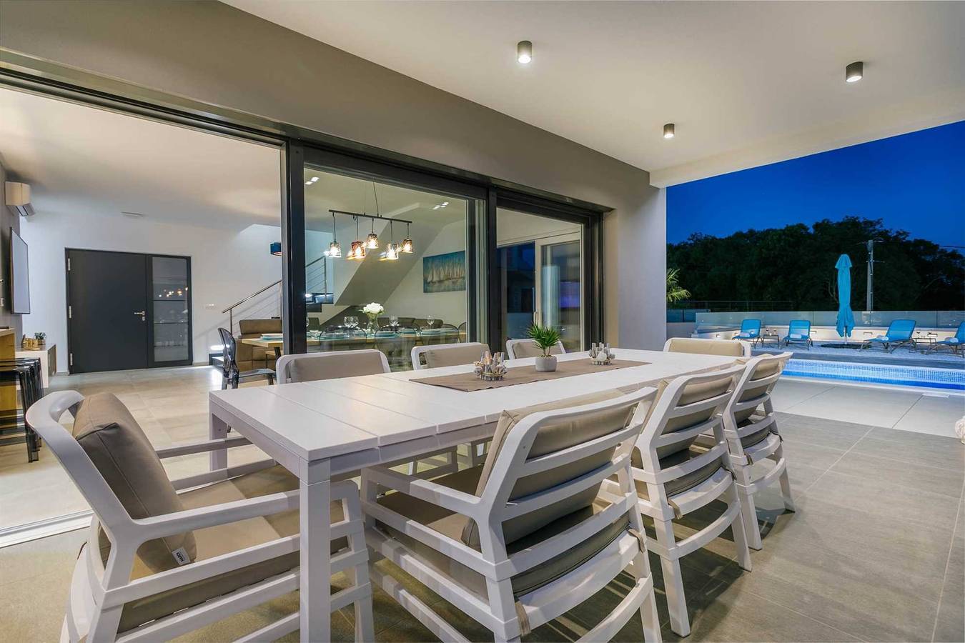 Luxusvilla Lea Magdalena mit beheiztem Pool in Malinska-Dubašnica, Krk