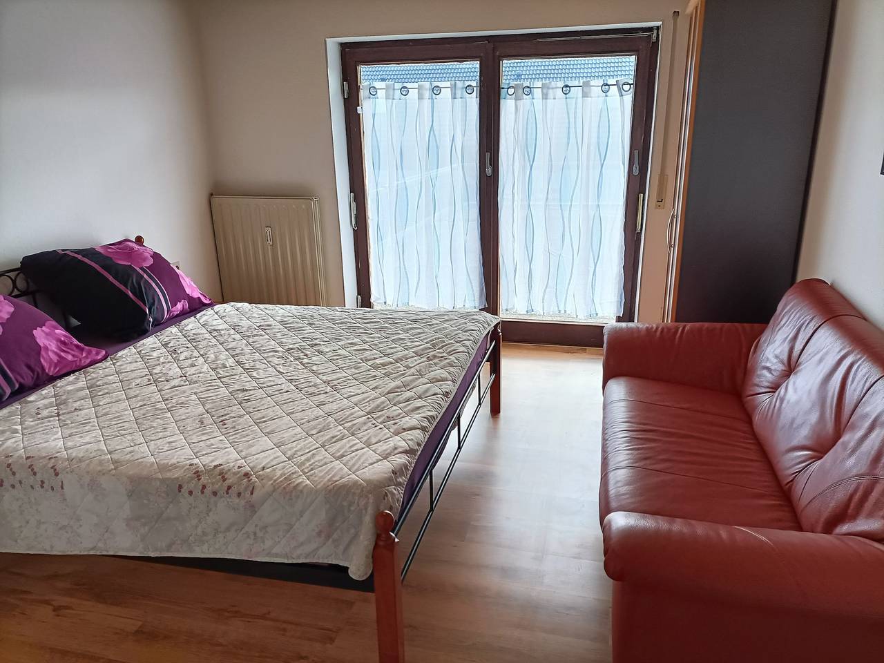 Ganze Wohnung, Ferienwohnung 'Bamboleo' mit gemeinsamer Terrasse, privatem Garten und Wlan in Veringenstadt, Region Bodensee-Oberschwaben