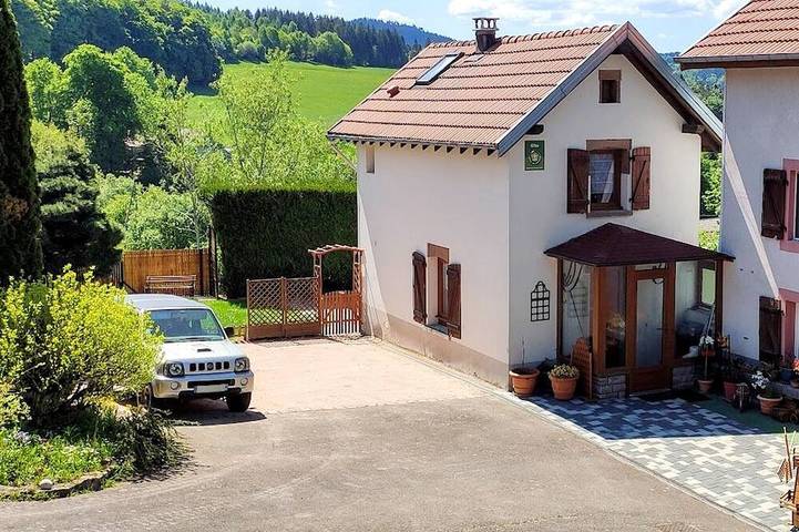 Gîte pour 3 personnes, avec Jardin à Laveline-du-Houx
