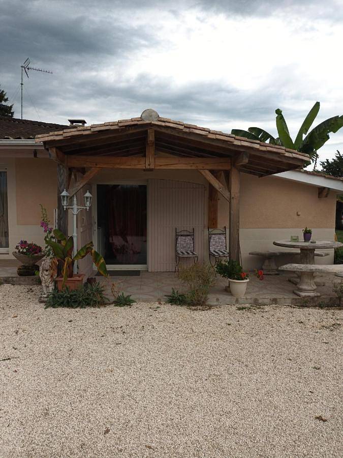 Location de vacances pour 3 personnes, avec terrasse et vue, animaux acceptés à Saint-Avit-Saint-Nazaire - 3