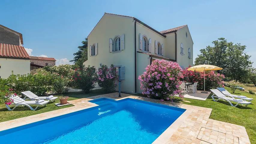 Villa mit pool für 5 Personen, mit Pool und Garten in Poreč - 2