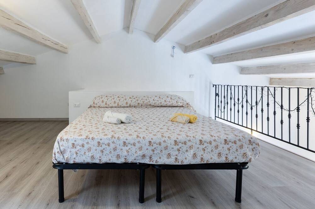 Apartamento entero, Guesthost- Bright Apartment 250meters from the Sea in Carloforte, Provincia de Carbonia-Iglesias