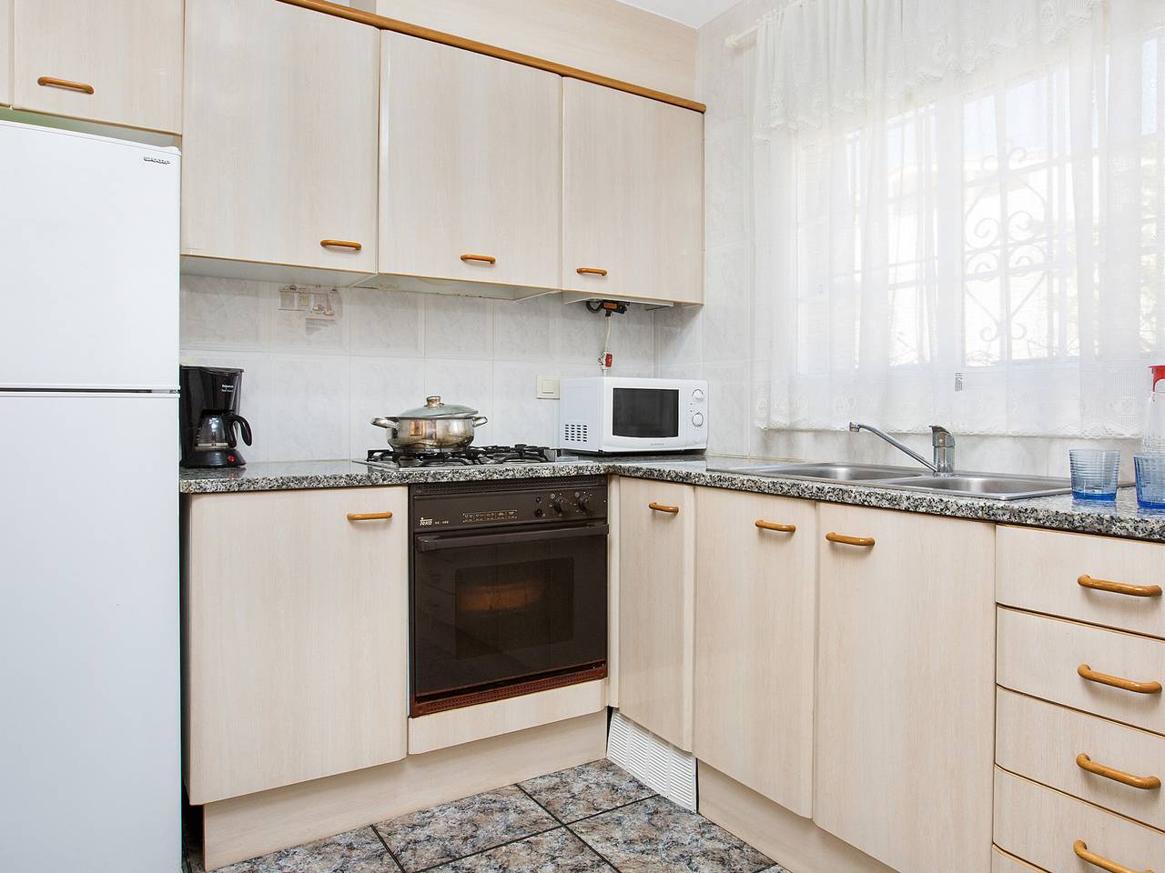 Villa en Lloret del Mar para 8 personas con piscina privada y aparcamiento in Aiguaviva Parc, Lloret de Mar
