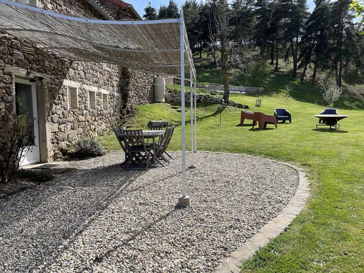 Gîte pour 6 personnes, avec jardin dans Saint-Préjet-d'Allier