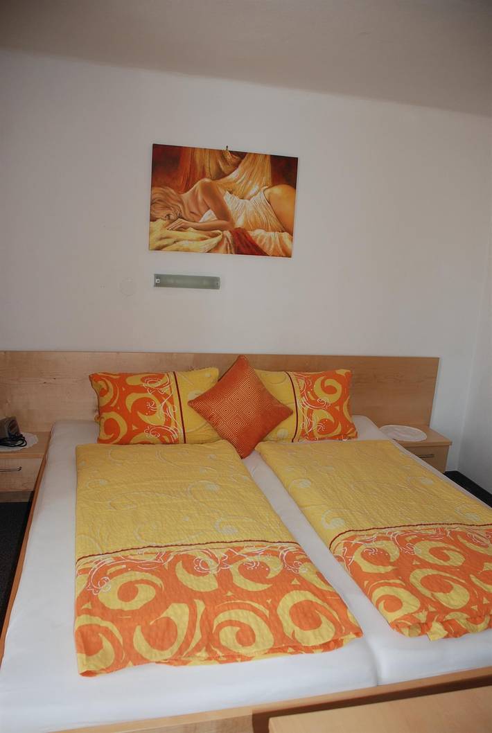 Doppelzimmer, Balkon, Strassenseite in Karawanken und Bachergebirge, Sankt Kanzian am Klopeiner See
