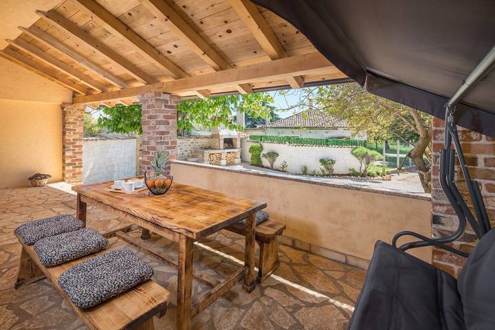 Ferienhaus für 5 Personen, mit Balkon/Terrasse und Garten in Kosinozici