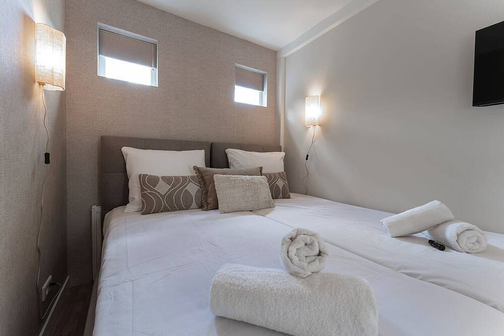 Ganze Wohnung, Preiswertes Unterkunftsangebot in der Nähe der Tilburg University. Dieses gemütliche Budget-Zimmer liegt nur einen kurzen Spaziergang vom Campus entfernt, durch eine ruhige, grüne Umgebung. in Tilburg, Nordbrabant