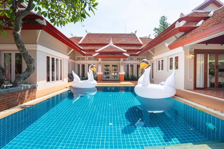 Villa pour 10 personnes, avec jardin ainsi que piscine et balcon à Pattaya
