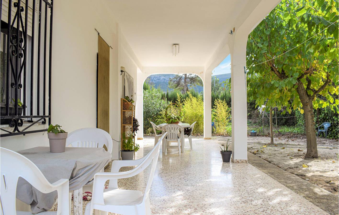 Apartamento de 157 pies cuadrados con terraza, piscina y aparcamiento in Játiva, Provincia de Valencia