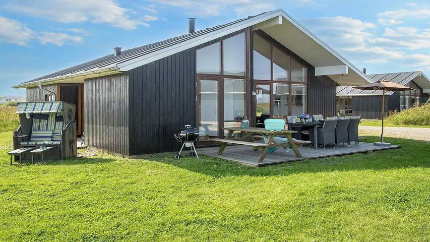 Ferienhaus für 7 Personen, mit Whirlpool und Sauna sowie Terrasse in Thorsminde