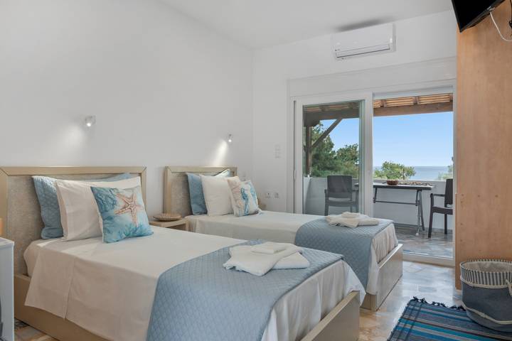 Vacation rental for 2 people, with balcony in Greek Islands