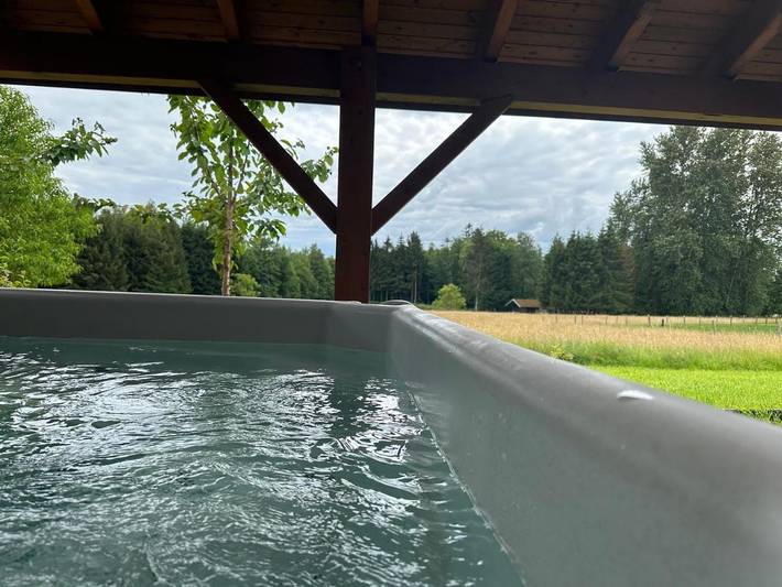 Maison de vacances pour 4 personnes, avec Jacuzzi et Terrasse ainsi que Jardin et Vue