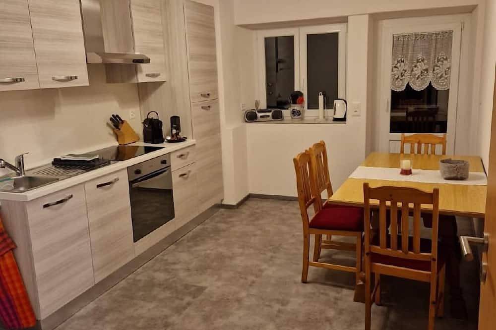 Ganze Wohnung, Ferienwohnung San Carlo für 1 - 6 Personen mit 3 Schlafzimmern - Ferienwohnung in Poschiavo, Bernina-Alpen