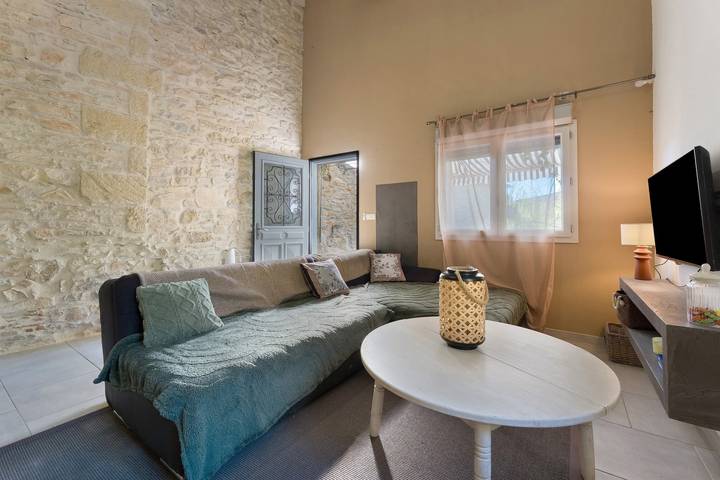 Gîte autentico con terrazza e giardino privato nel Languedoc in Bernis, Costa mediterranea (Francia)