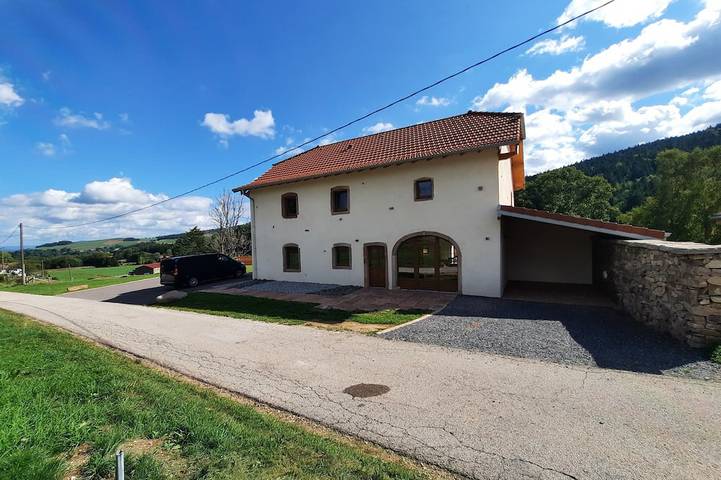 Ferienhaus für 12 Personen, mit Garten und Whirlpool sowie Terrasse
