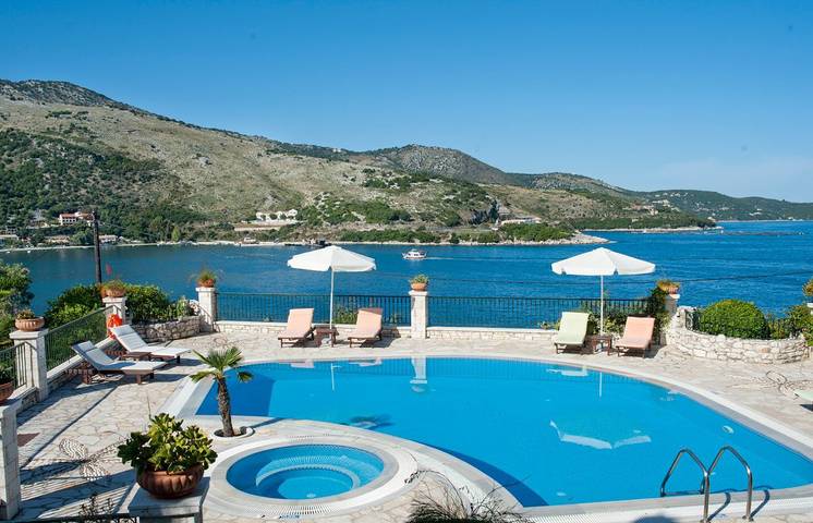 Location de vacances pour 8 personnes, avec jacuzzi et jardin dans Kassiopi - 3