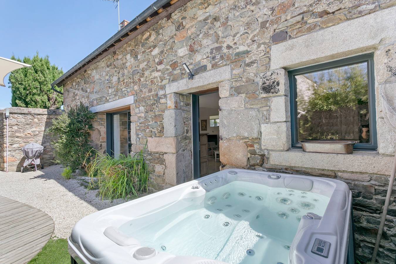 Casa vacacional 'Ti Plom' con terraza privada y Wi-Fi in Paimpol, Côte de Goëlo