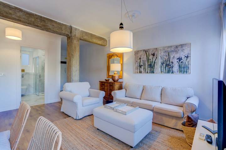 Apartamento entero, Apartamento Valencia-living con balcón, aire acondicionado y Wi-Fi in Valencia City Centre, Valencia