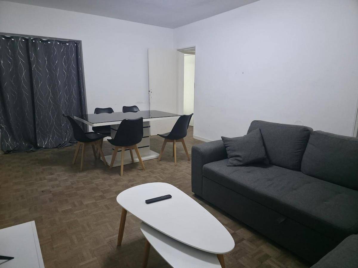 Appartement entier, Appartement proche centre ville Free Parking in Pierrelatte, Région de nyons
