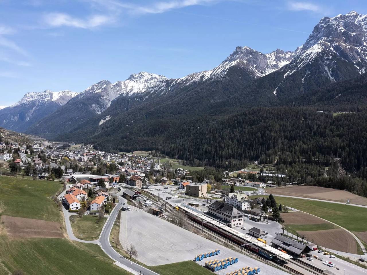 Ganze Wohnung, 1 Pièce 5 Personnes in Scuol, Unterengadin