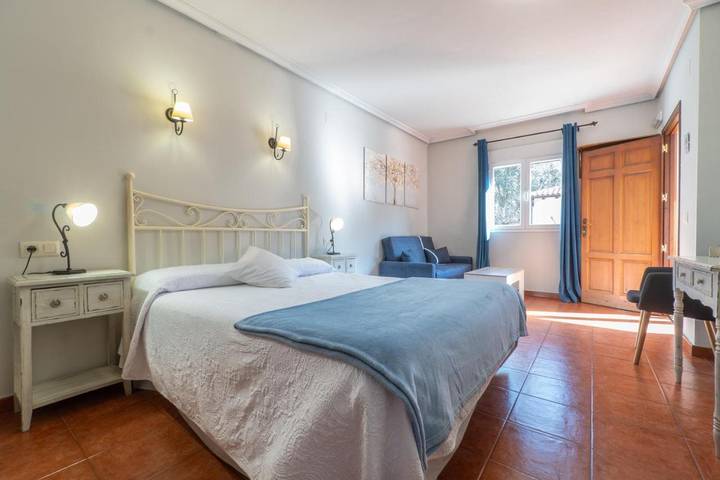 Hotel para 3 personas, con piscina además de vistas y jardín, Se admiten mascotas en Provincia de Ávila - 3
