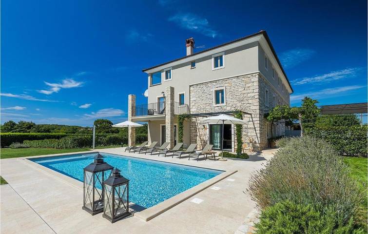 Ferienhaus für 11 Personen, mit Garten und Pool