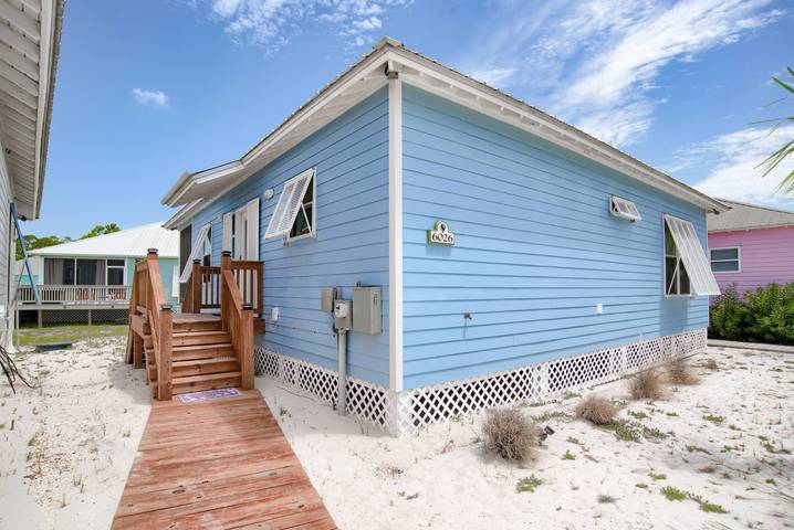Vacation house for 8 people, with yard and ocean view as well as view and lake view, with pets - 1