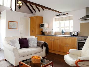 Log Cabin for 2 People in High Weald, Sussex, Photo 4
