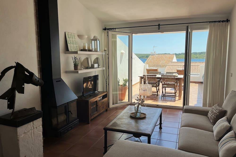 Apartamento entero, En una zona muy tranquila dentro del pueblo in Fornells, Es Mercadal