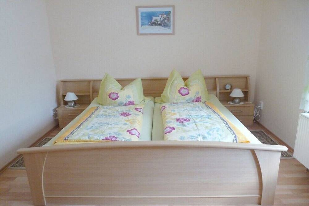 Ferienwohnung mit 2 Schlafzimmer in Klingenthal, Chemnitz und Umgebung