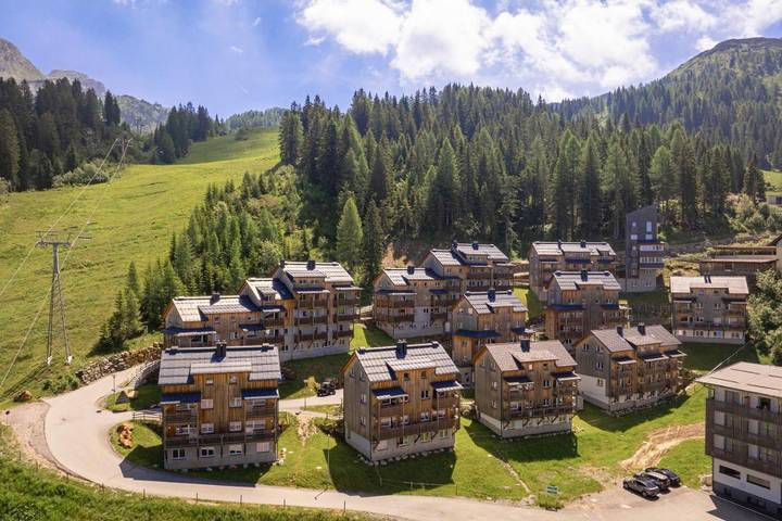 Ferienhaus für 14 Personen, mit Balkon und Sauna sowie Ausblick in Sonnenalpe Naßfeld