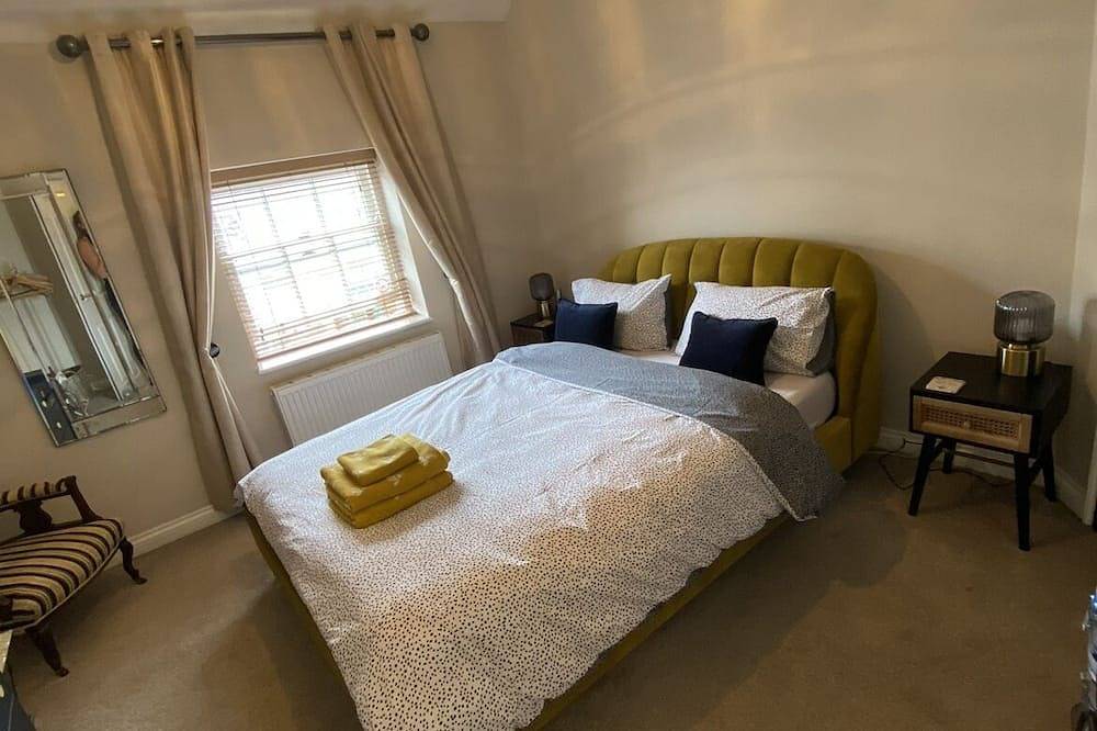 Entire apartment, Lovely large 2 Bedroom apartment in the city of Hereford in Hereford, Herefordshire